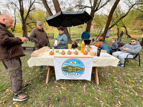 A világ legszomorúbb buliját hozták össze a Tisza-szigetek